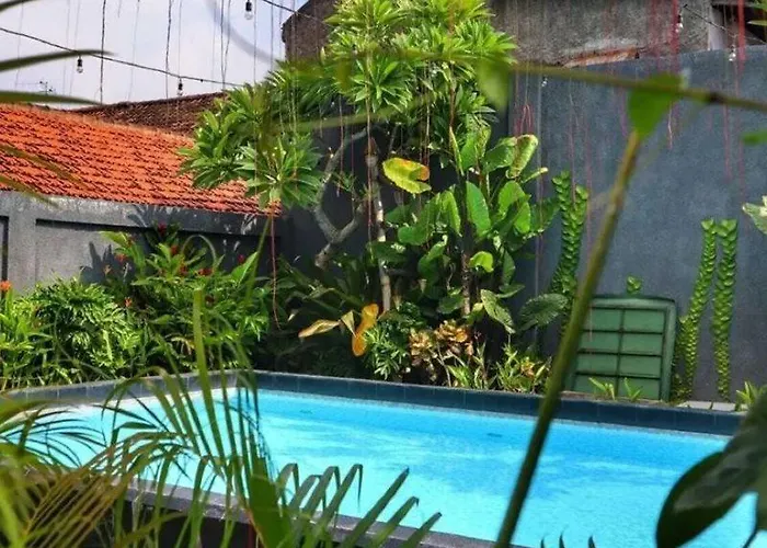Front One Hotel Kediri (Bali)